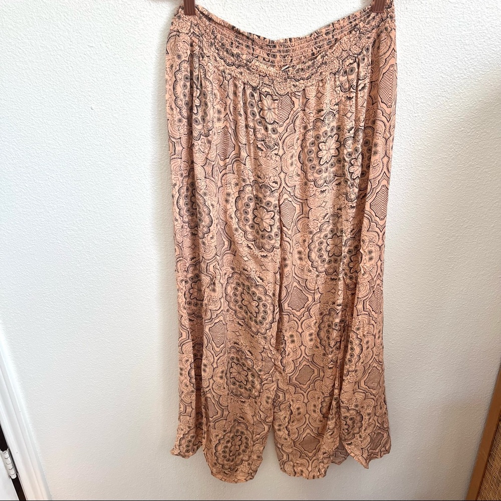 Anthropologie / Peach Floral Split Side Lounge Pants